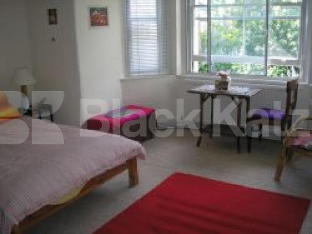 			2 Bedroom, 1 bath, 1 reception Flat			 Belsize Park Gardens, BELSIZE PARK NW3